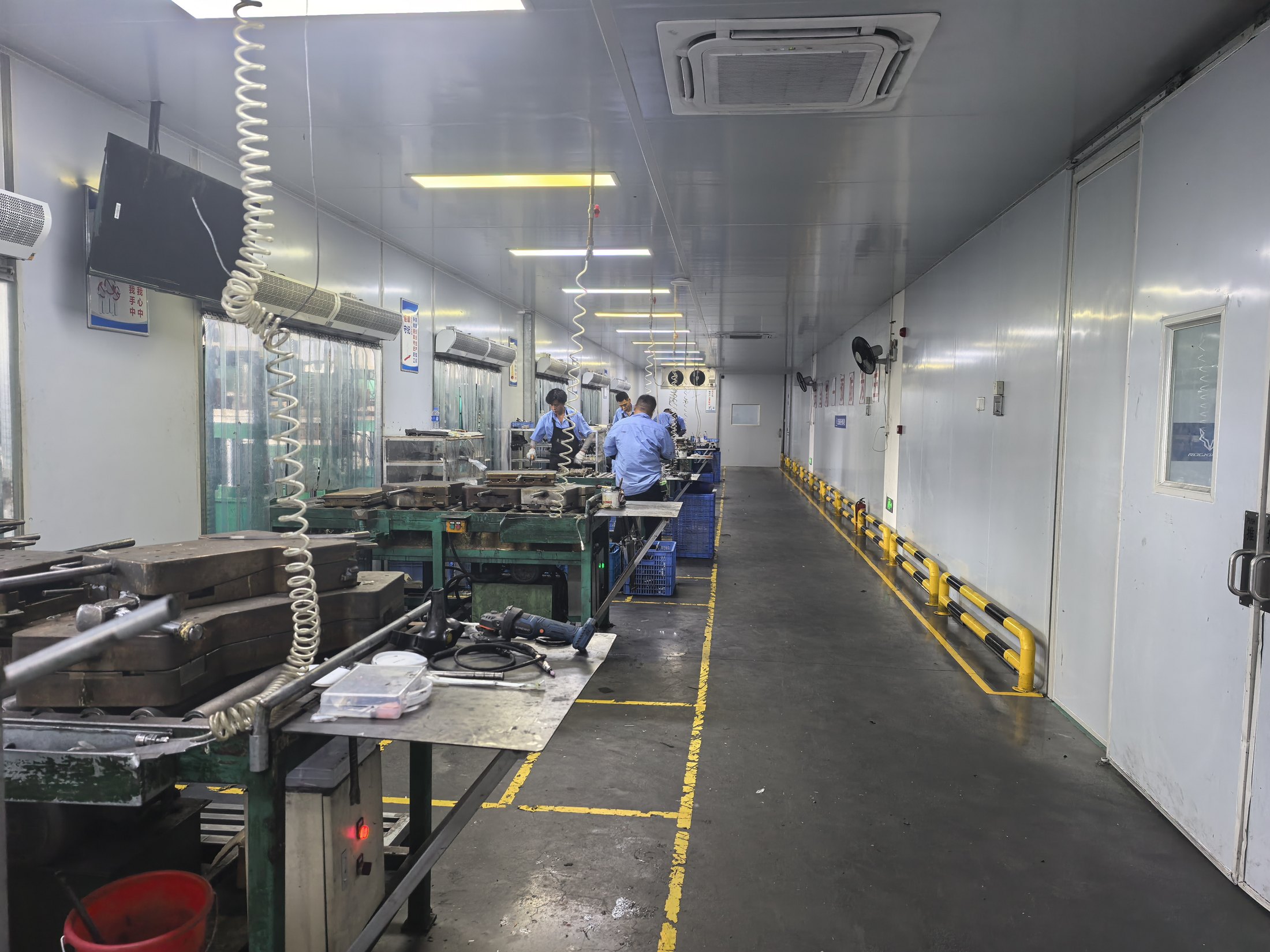 Carbon bicycle frame molding room at HT Carbon